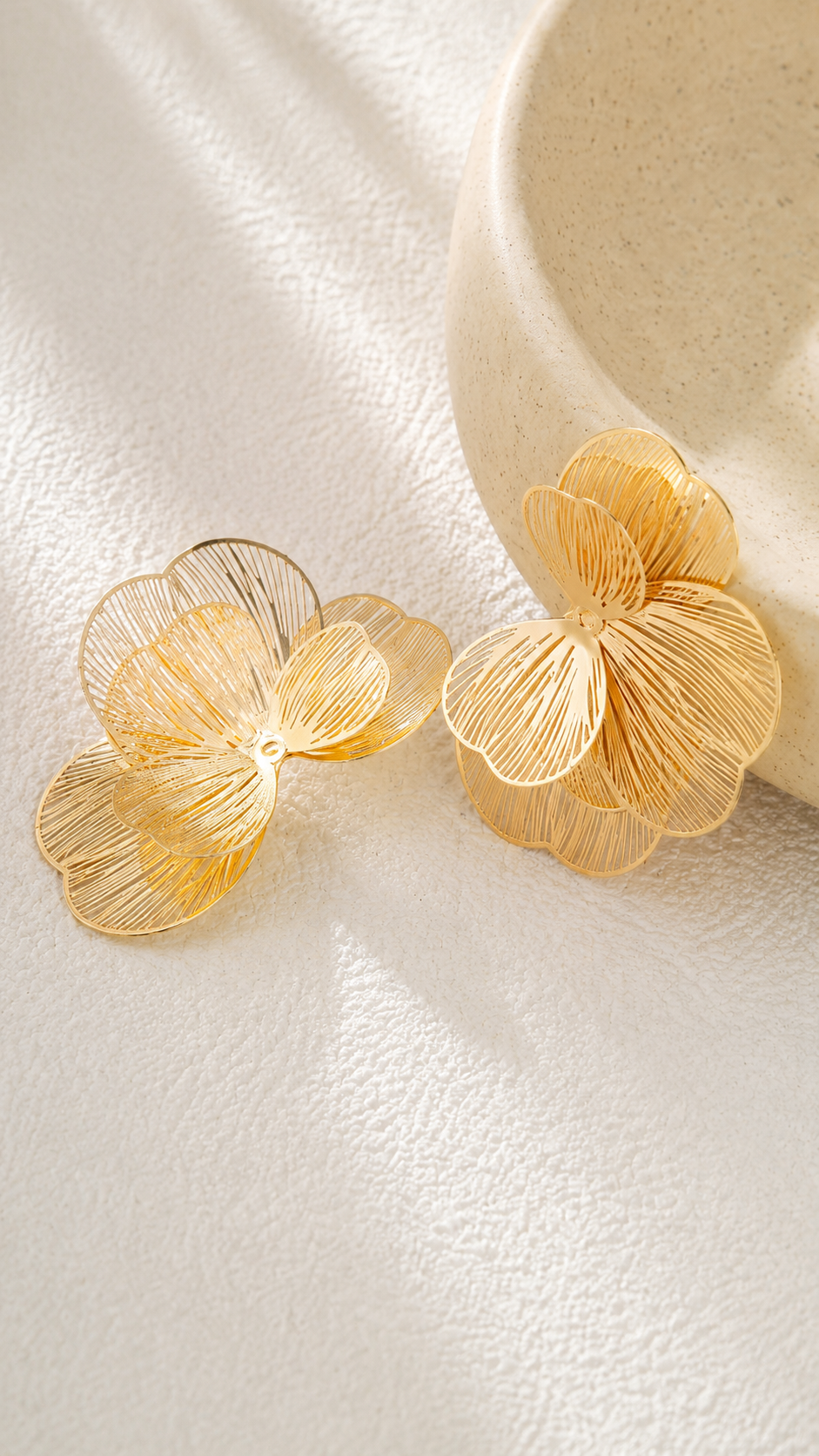 FIORE GOLD FLOWER EARRINGS